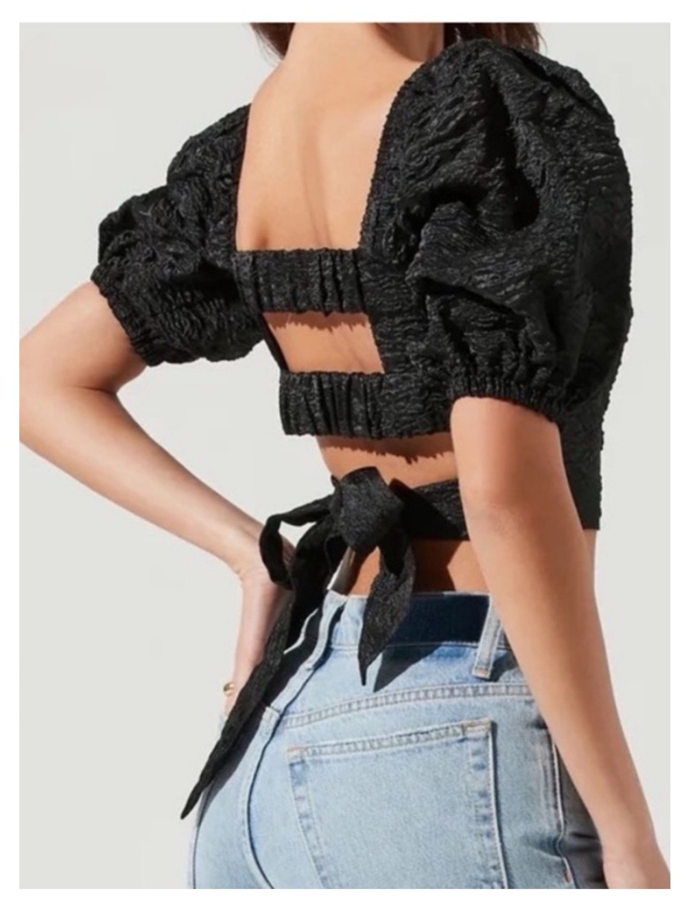NWT ASTR Tassia Jacquard Puff Sleeve Top in Black MED